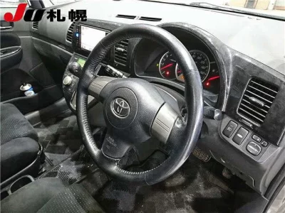 Toyota WISH  с аукциона в Японии