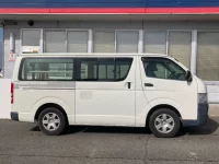 Toyota HIACE VAN лот № 4011 оценка R  с аукциона в Японии 2