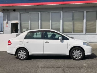 Nissan TIIDA LATIO