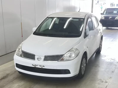 Nissan TIIDA LATIO