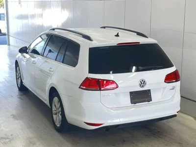 Volkswagen GOLF VARIANT