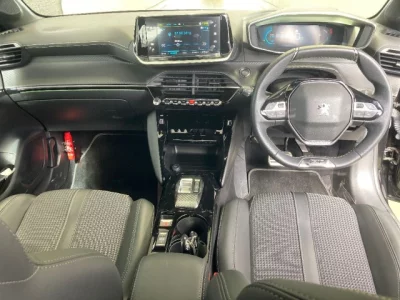 Peugeot E-208  с аукциона в Японии