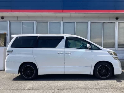 Toyota VELLFIRE  с аукциона в Японии