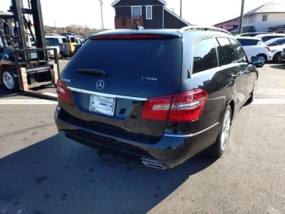 Mercedes-Benz E CLASS WAGON