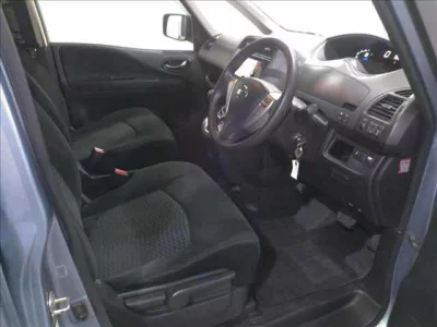 Nissan SERENA  с аукциона в Японии