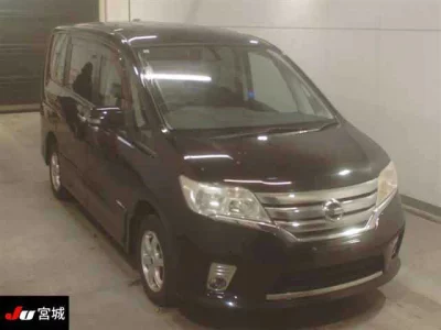 Nissan SERENA  с аукциона в Японии