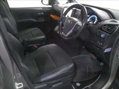 Toyota NOAH  с аукциона в Японии