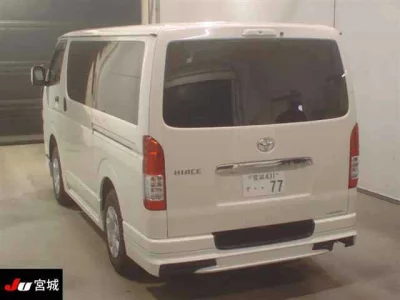 Toyota HiAce Van