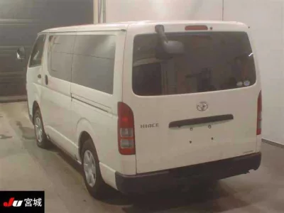 Toyota HiAce Van