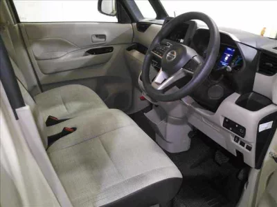 Nissan ROOX  с аукциона в Японии