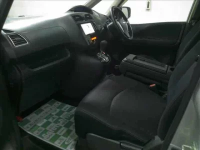 Nissan SERENA  с аукциона в Японии