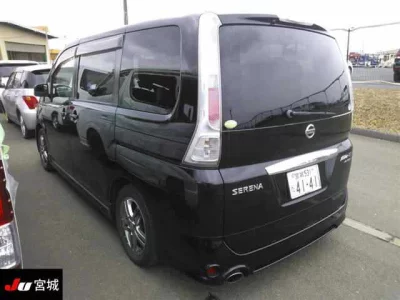 Nissan SERENA  с аукциона в Японии