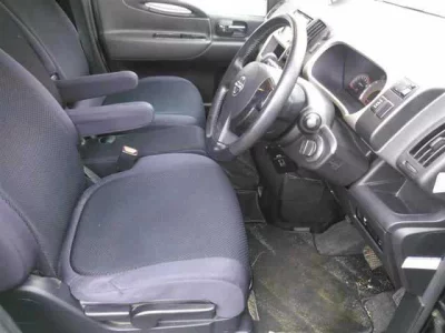 Nissan SERENA  с аукциона в Японии