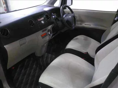 Subaru LUCRA  с аукциона в Японии