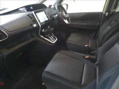 Nissan SERENA  с аукциона в Японии