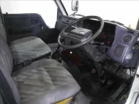 Toyota HIACE TRUCK лот № 9026 оценка R  с аукциона в Японии 3