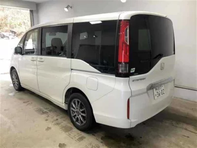 Honda STEP WAGON  с аукциона в Японии