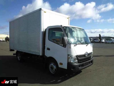 Toyota DYNA  с аукциона в Японии