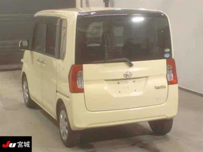 Daihatsu TANTO  с аукциона в Японии