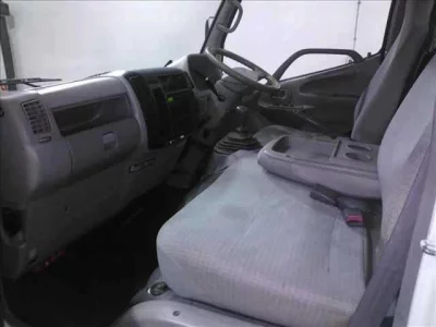 Toyota DYNA  с аукциона в Японии