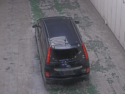 Toyota ISIS  с аукциона в Японии