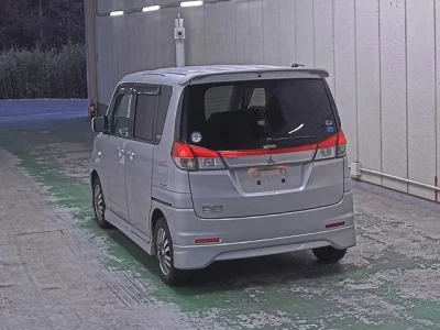 Mitsubishi DELICA D2