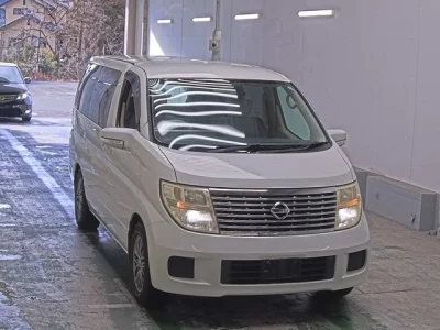 Nissan ELGRAND  с аукциона в Японии