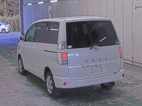 Toyota VOXY лот № 6267 оценка 3.5  с аукциона в Японии 1