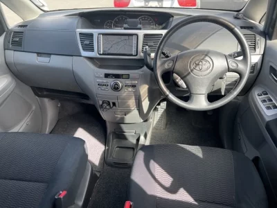 Toyota VOXY  с аукциона в Японии