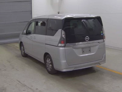 Nissan SERENA  с аукциона в Японии