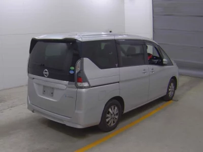 Nissan SERENA  с аукциона в Японии