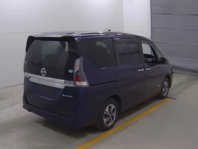 Nissan SERENA  с аукциона в Японии