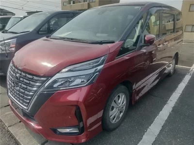 Nissan SERENA  с аукциона в Японии
