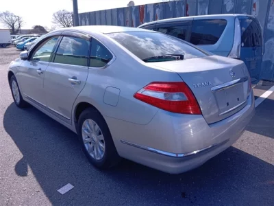 Nissan TEANA
