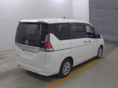 Nissan SERENA  с аукциона в Японии