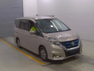 Nissan SERENA  с аукциона в Японии