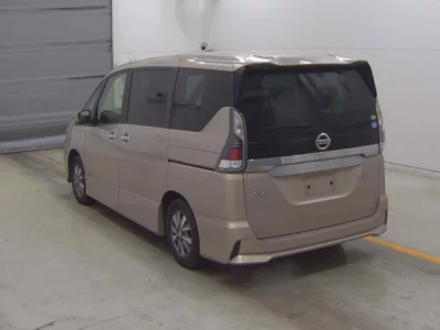 Nissan SERENA  с аукциона в Японии
