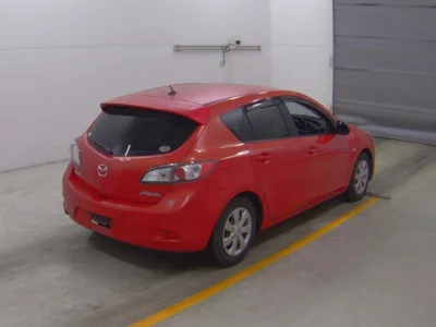 Mazda AXELA  с аукциона в Японии
