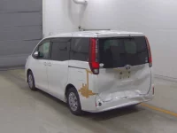 Toyota NOAH лот № 8010 оценка R  с аукциона в Японии 1