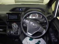 Toyota NOAH лот № 8010 оценка R  с аукциона в Японии 4