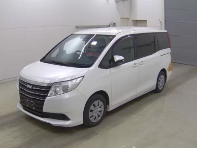 Toyota NOAH  с аукциона в Японии