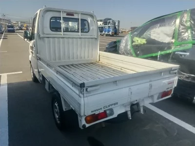 Nissan CLIPPER TRUCK