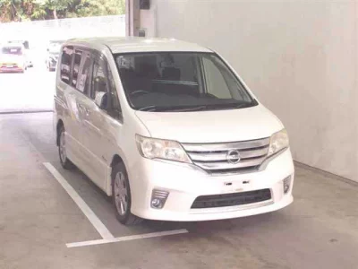 Nissan SERENA  с аукциона в Японии