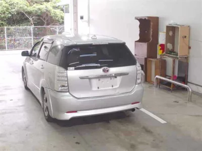 Toyota WISH  с аукциона в Японии