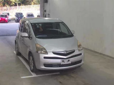 Toyota RACTIS  с аукциона в Японии