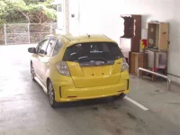 Honda FIT лот № 1046 оценка 3  с аукциона в Японии 1