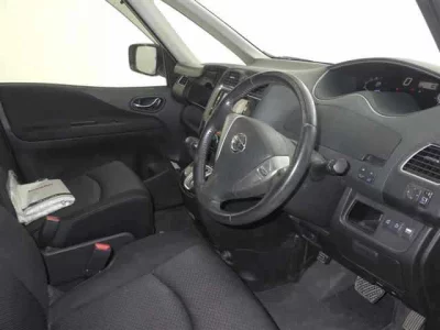 Nissan SERENA  с аукциона в Японии