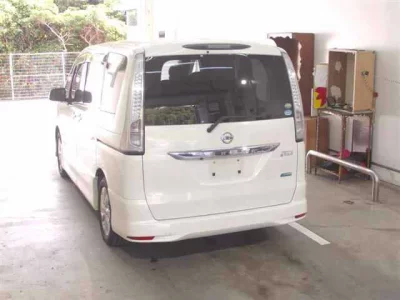 Nissan SERENA  с аукциона в Японии