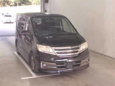 Nissan SERENA  с аукциона в Японии