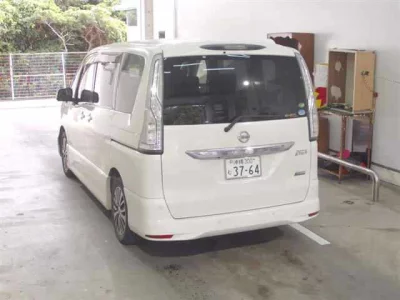 Nissan SERENA  с аукциона в Японии